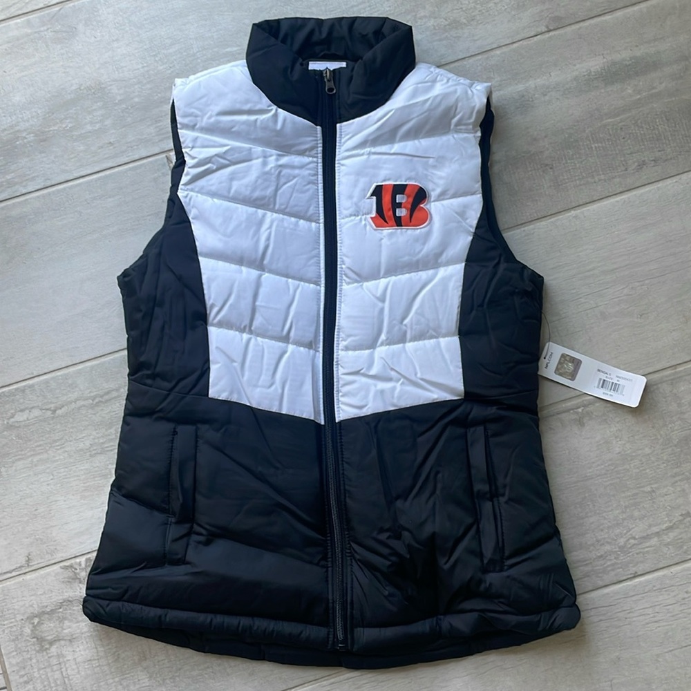 Cincinnati Bengals NFL team apparel women’s medium black white puffer vest NWT